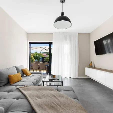 Atena 빌라 포레치