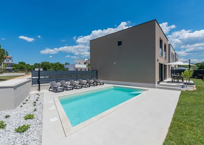 Βίλα Atena Πόρετς